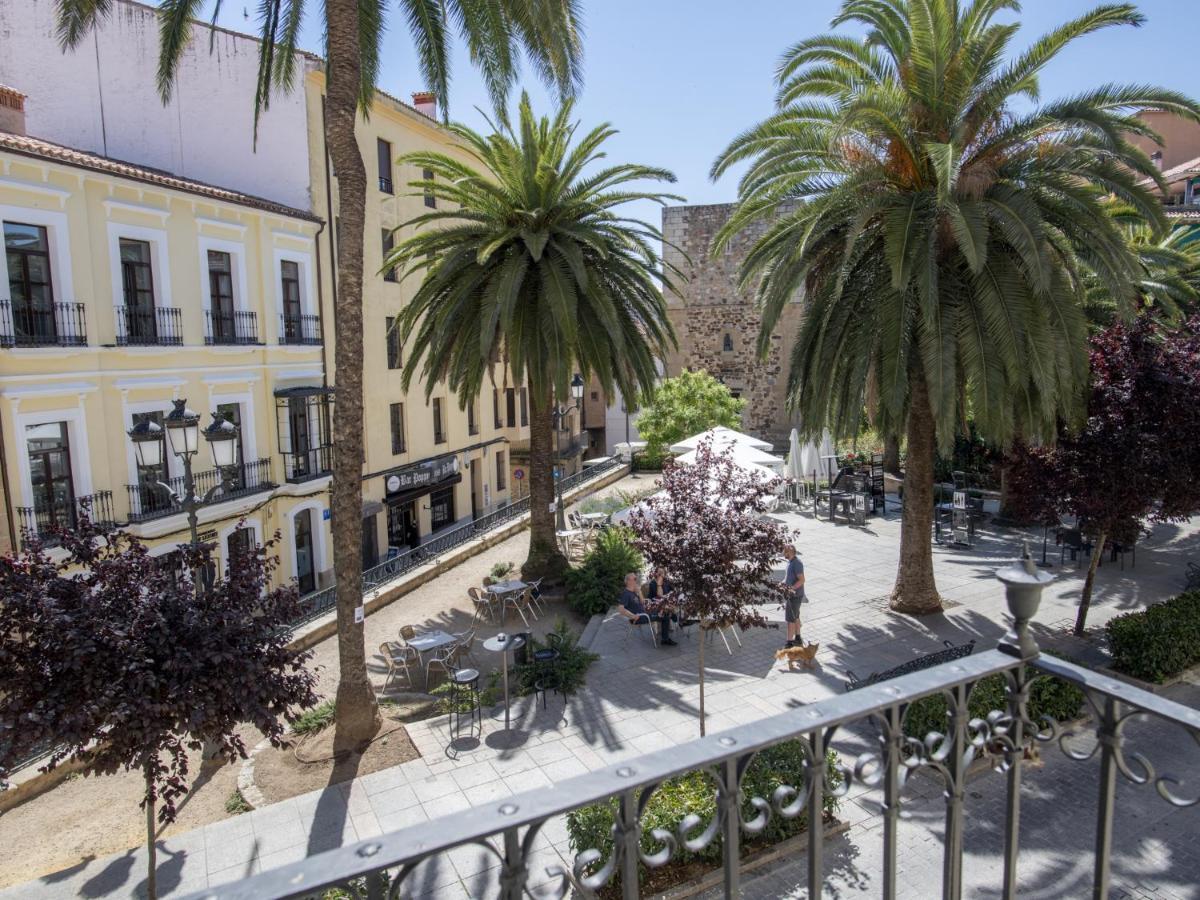 Elegante Apartamento Para 5 En El Centro De Caceres Con Wifi Exteriör bild