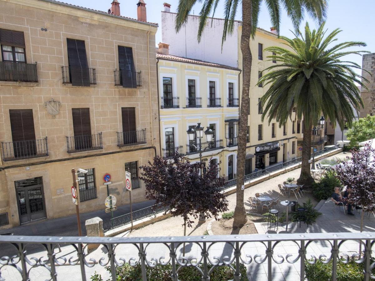 Elegante Apartamento Para 5 En El Centro De Caceres Con Wifi Exteriör bild