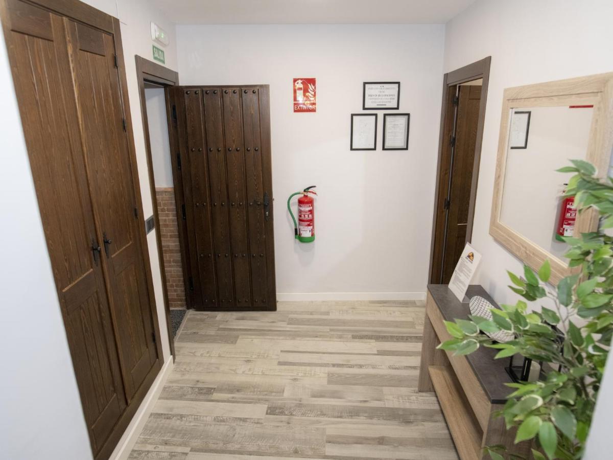 Elegante Apartamento Para 5 En El Centro De Caceres Con Wifi Exteriör bild