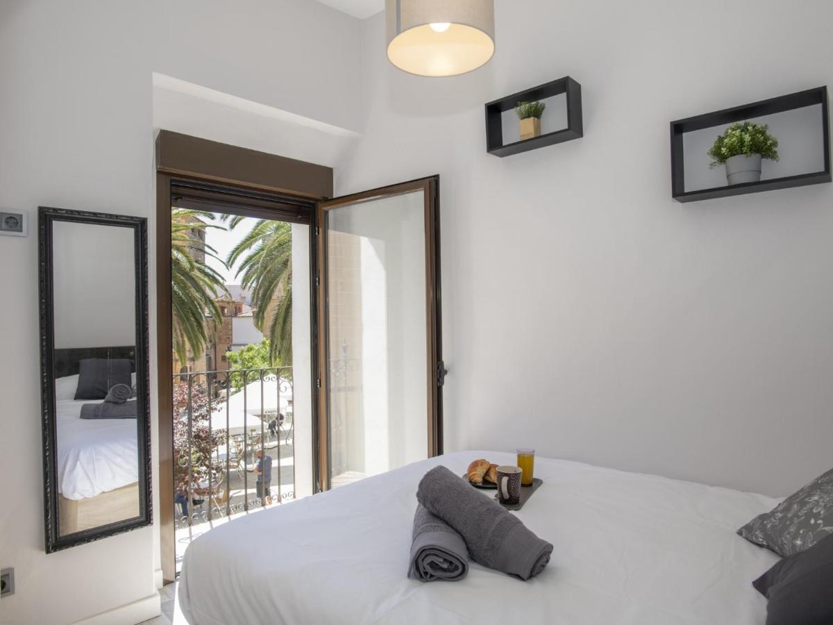Elegante Apartamento Para 5 En El Centro De Caceres Con Wifi Exteriör bild