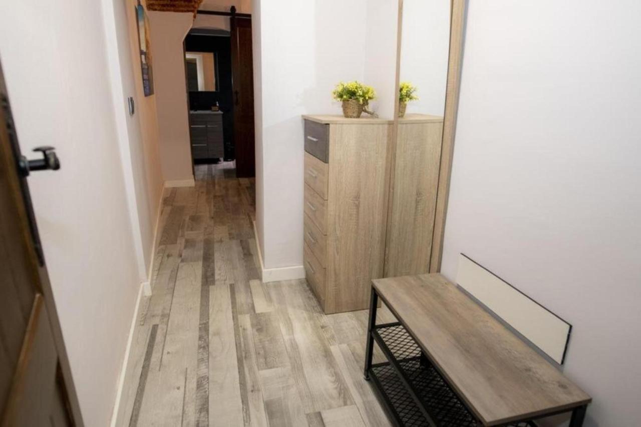 Elegante Apartamento Para 5 En El Centro De Caceres Con Wifi Exteriör bild