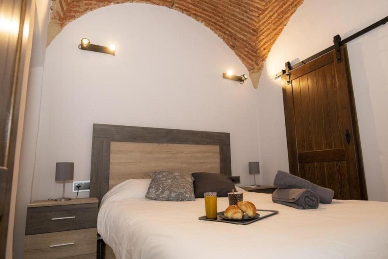 Elegante Apartamento Para 5 En El Centro De Caceres Con Wifi Exteriör bild
