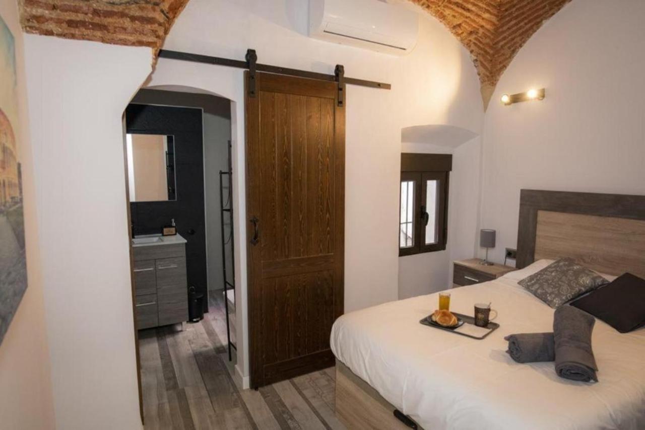 Elegante Apartamento Para 5 En El Centro De Caceres Con Wifi Exteriör bild