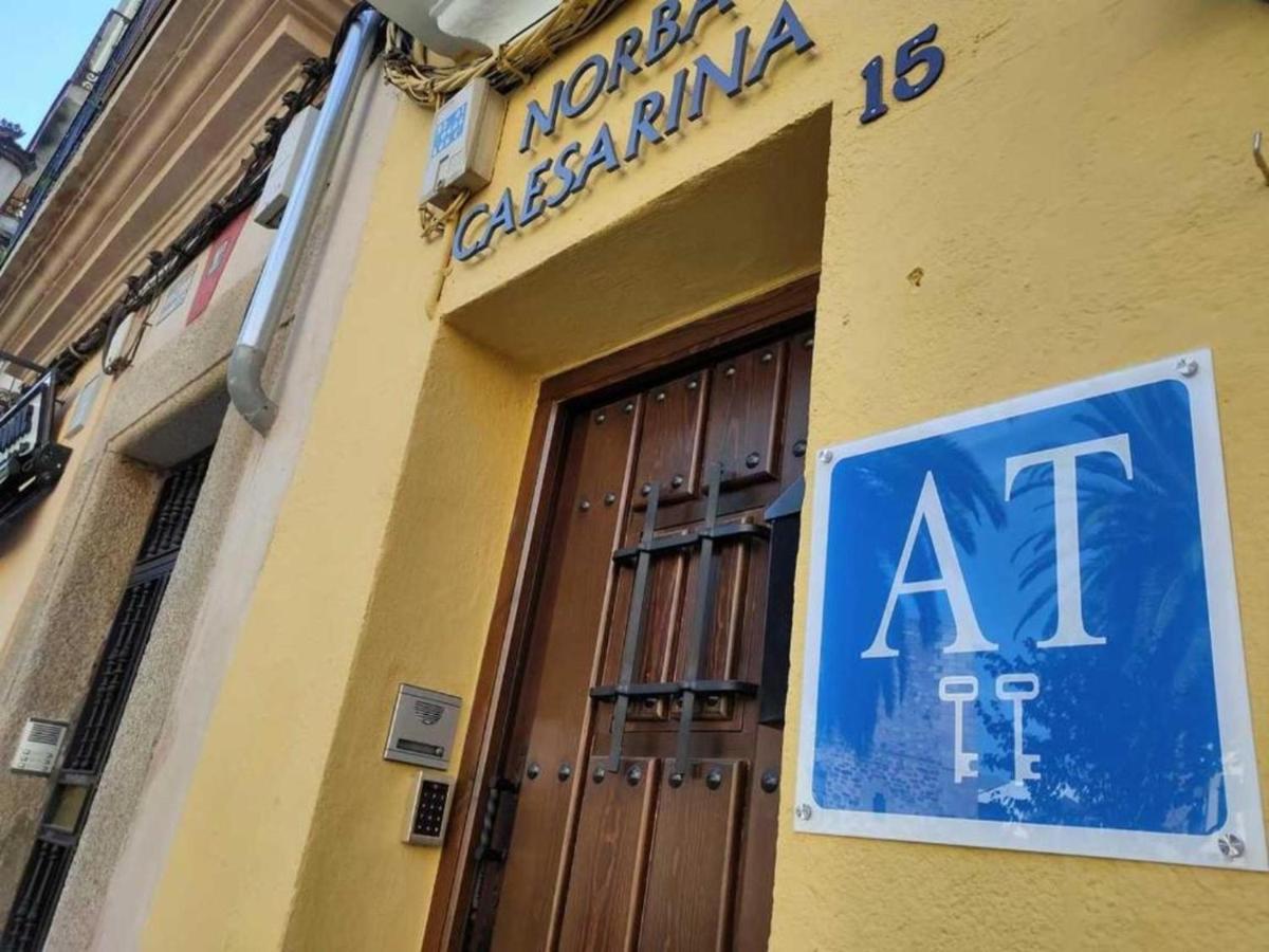 Elegante Apartamento Para 5 En El Centro De Caceres Con Wifi Exteriör bild