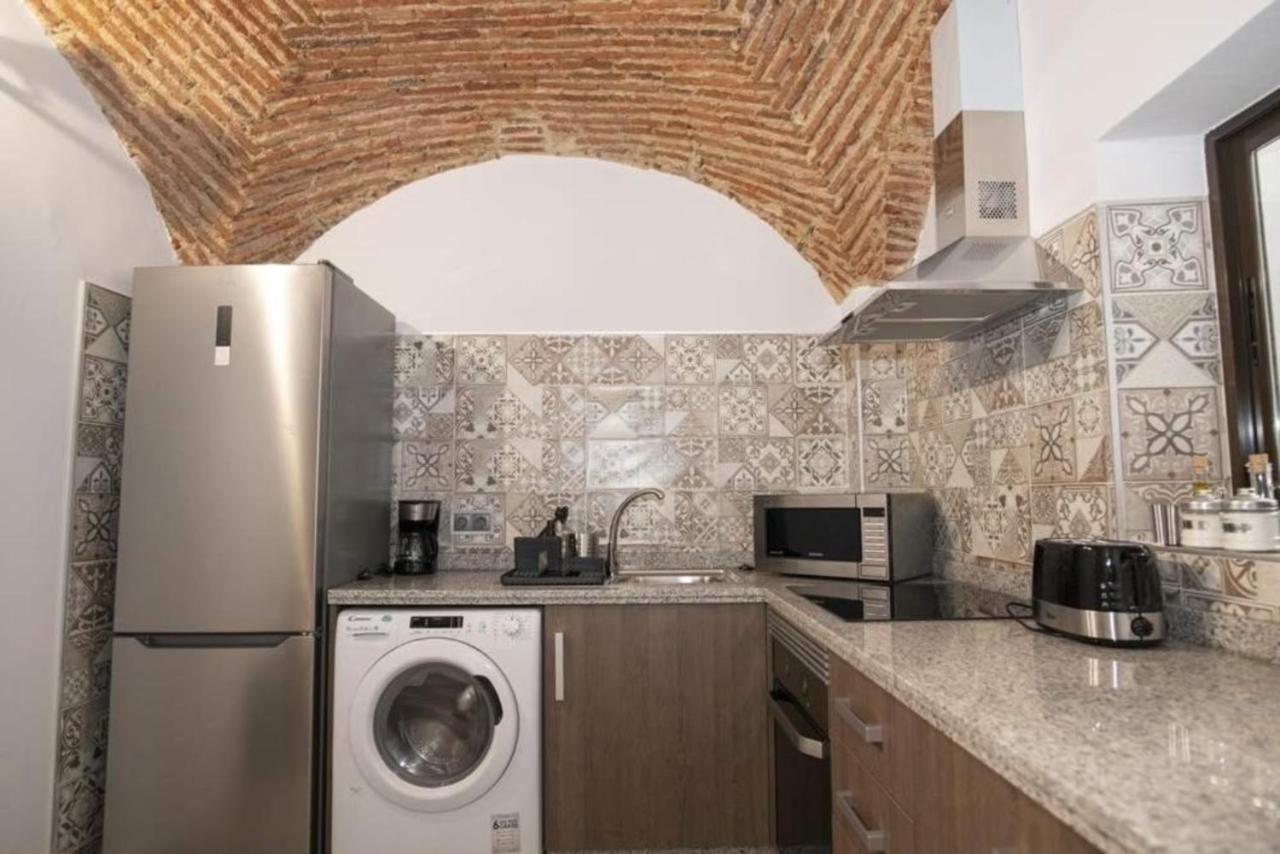 Elegante Apartamento Para 5 En El Centro De Caceres Con Wifi Exteriör bild