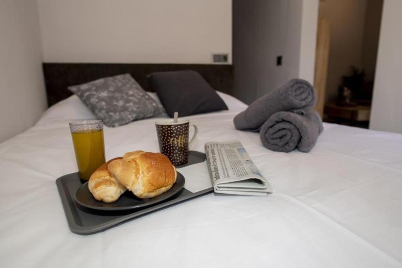 Elegante Apartamento Para 5 En El Centro De Caceres Con Wifi Exteriör bild