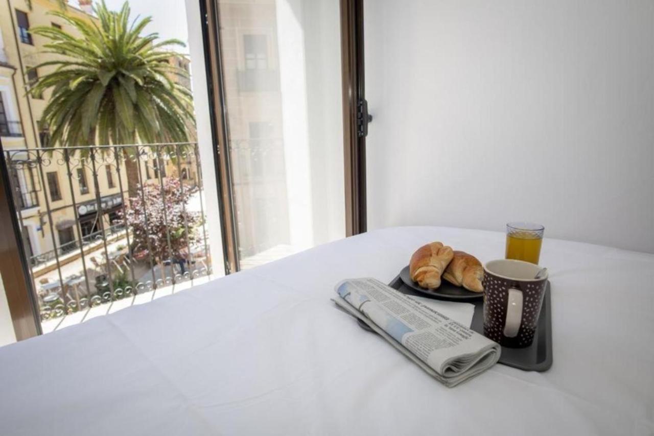 Elegante Apartamento Para 5 En El Centro De Caceres Con Wifi Exteriör bild